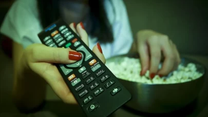Bu akşam TV'de ne var? 10 Ağustos 2026 tüm kanalların yayın akışı listesi! MasterChef, Güldür Güldür ve filmler...