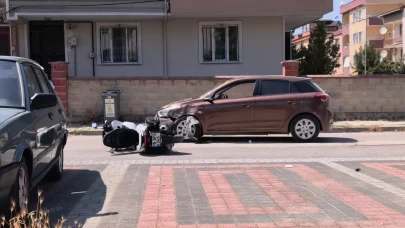 Otomobil ve motosiklet çarpıştı: 2'si çocuk 3 yaralı