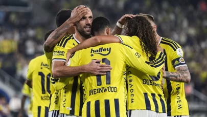 Kadıköy'deki gol düellosunda kazanan Fenerbahçe