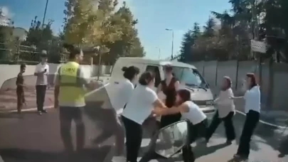 İstanbul'da kadınların yumruklu kavgası kamerada