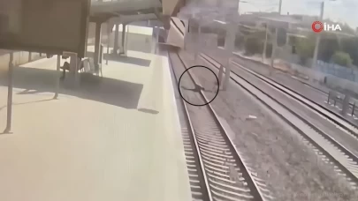 Ankara’da tren raylarının altına giren doktor kurtarılamadı