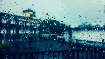 Meteoroloji uyardı: İstanbul ve Bursa'ya sağanak, Karadeniz'de kuvvetli yağış! Rüzgar fırtına şiddetinde