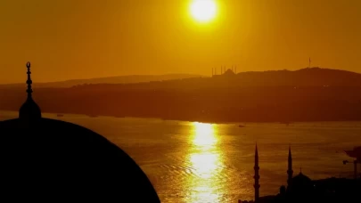 Gün doğumu ve Büyük Çamlıca Camisi aynı karede!
