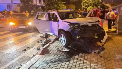 Bartın'da sivil polis aracı otomobille çarpıştı