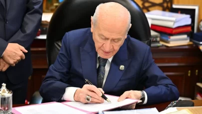 Çerçeve yasaya ilk imza MHP Lideri Devlet Bahçeli'den