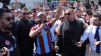 Trabzonspor'da Salah için imza töreni
