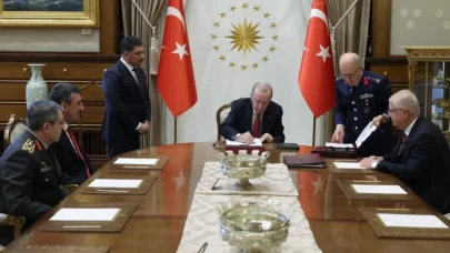 Cumhurbaşkanı Erdoğan'dan YAŞ kararı sonrası paylaşım