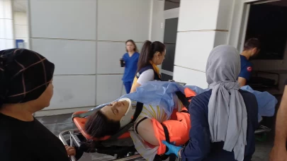 Cam silerken 3’üncü kattan beton zemine düştü