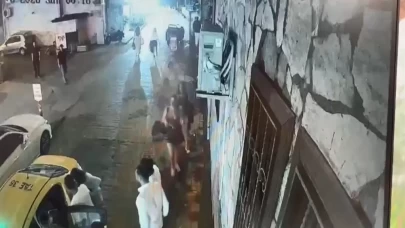 Karaköy'de gece yarısı gizemli arbede!