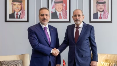 Bakan Fidan, Amman'da Ürdün Dışişleri Bakanı Safadi ile görüştü