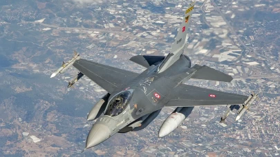 Türk F-16’ları NATO görevinde bir ilke imza attı!
