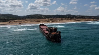 Rusya açıklarında saldırıya uğrayan kargo gemisi Şile’de karaya oturdu!