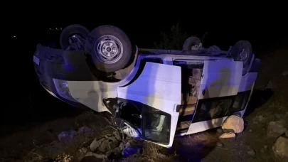 Minibüs şarampole devrildi, 5 kişi yaralandı