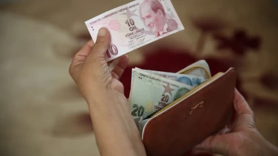 Ev kadınlarına emeklilik yolu açılıyor! 2026 prim tutarı ve başvuru şartları