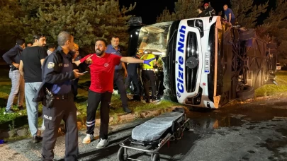 Kayseri’de feci kaza: Yolcu otobüsü ile yakıt tankeri taşıyan TIR çarpıştı: Yaklaşık 30 yaralı