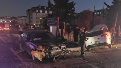 Çerkezköy'de 2 otomobil kafa kafaya çarpıştı