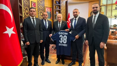 Erciyes 38 FK'dan MHP Lideri Devlet Bahçeli'ye özel forma! Şampiyonluk sözü dikkat çekti