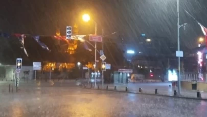 Üsküdar sahili su birikintilerine teslim oldu