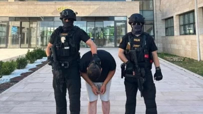 FETÖ'cü Burkay Karatepe'ye yardım eden 10 şüpheli yakalandı