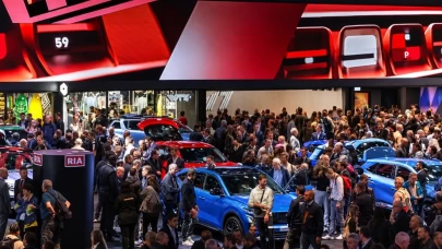Renault Group, 50 modelle Paris’te