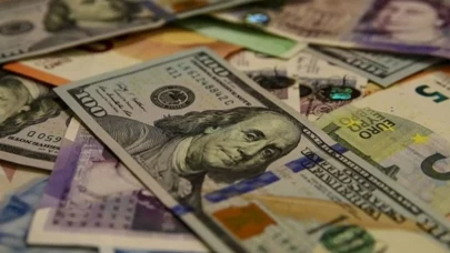 Dolar 48,65 lirayı, avro ise 56,24 lirayı görerek haftaya sert yükselişle başladı!