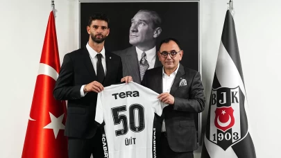 Beşiktaş'ya Ümit Akdağ için imza töreni