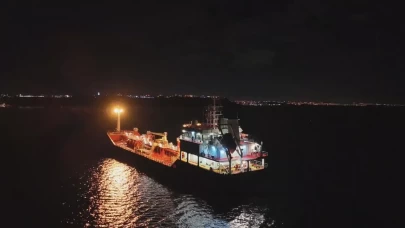 90 metrelik gemi böyle görüntülendi