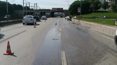 Yolda alarma geçiren görüntü! Dökülen kimyasal trafiği kilitledi