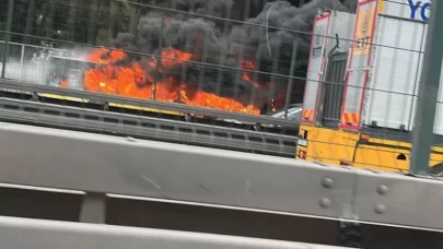 Bakırköy’de İETT otobüsü alev alev yandı!