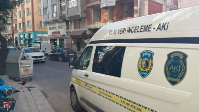 Ailesiyle yaşadığı evde can verdi