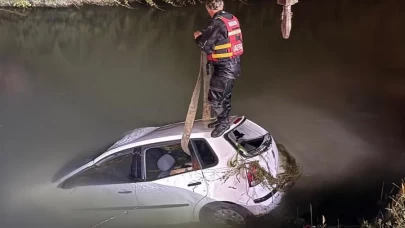 Gece saatlerinde kanala düşen araçtaki iki kişi kurtarılamadı