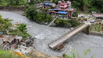 Hindistan’dan Tayland’a: Asya’da şiddetli yağışlar hayatı felç etti!