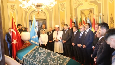 Bakan Çiftçi, Söğüt'te Ertuğrul Gazi Türbesi’ni ziyaret etti