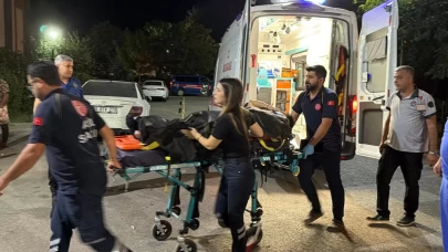 Adıyaman’da kontrolden çıkan otomobil kaldırımdaki gence çarptı