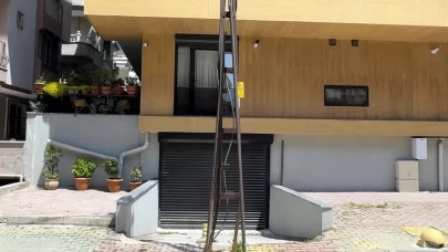 Avcılar'da garajın önündeki elektrik direği şaşkına çevirdi!