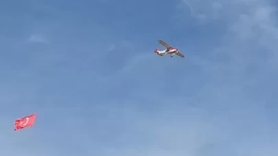 Eskişehir semalarında Türk bayrağı şöleni!