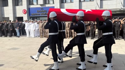 Şehit polisin babası cenazeye tekerlekli sandalyeyle katıldı