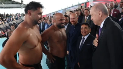 Cumhurbaşkanı Erdoğan Yağlı Güreş Cumhurbaşkanlığı Kupası finalini izledi