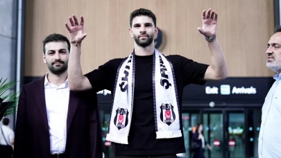 Ümit Akdağ, Beşiktaş için İstanbul'a geldi
