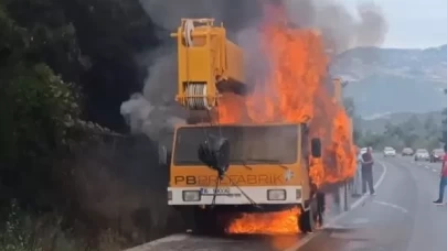 Bursa’da seyir halindeki iş makinesi alevlere teslim oldu
