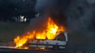Servis minibüsü alevlere teslim oldu
