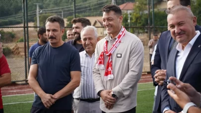 Mesut Özil’den gençlere müjde!