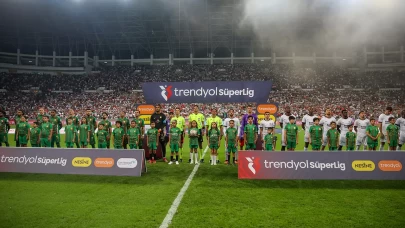 Amed SK-Beşiktaş maçında saha sulama sistemi açıldı