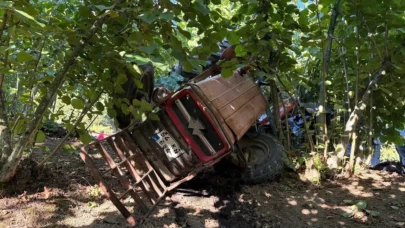 Sakarya’da fındık işçilerini taşıyan traktör devrildi: 18 yaralı
