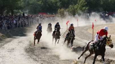 Osmancık’ta festival coşkusu at yarışlarıyla sürdü