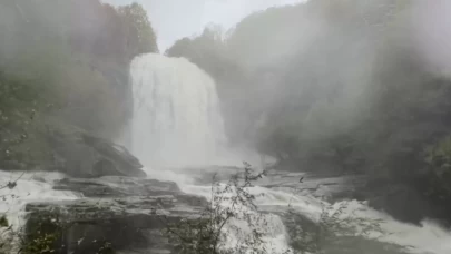 Bursa’da sağanak sonrası Suuçtu Şelalesi coştu: Niagara’yı aratmadı