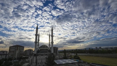 Ankara Akyurt’ta gün batımı kartpostallık görüntü oluşturdu