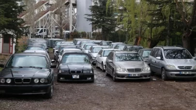 Ağır hasarlı 61 aracı ''change'' yöntemiyle sattılar!