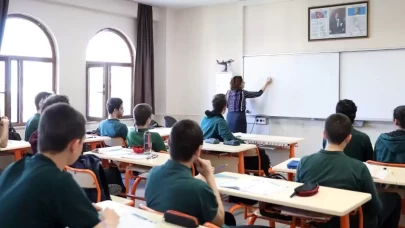 Yarın okullar tatil mi? İstanbul’da 15 Ekim Perşembe okul var mı?