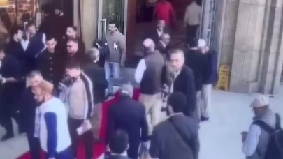 Beyoğlu'nda camide döviz hırsızlığı